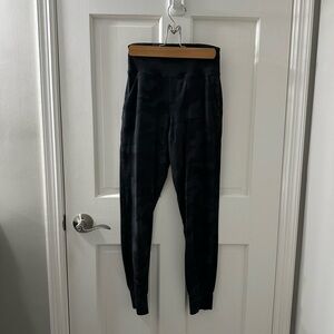 Lululemonn Black CAMO Align Joggers